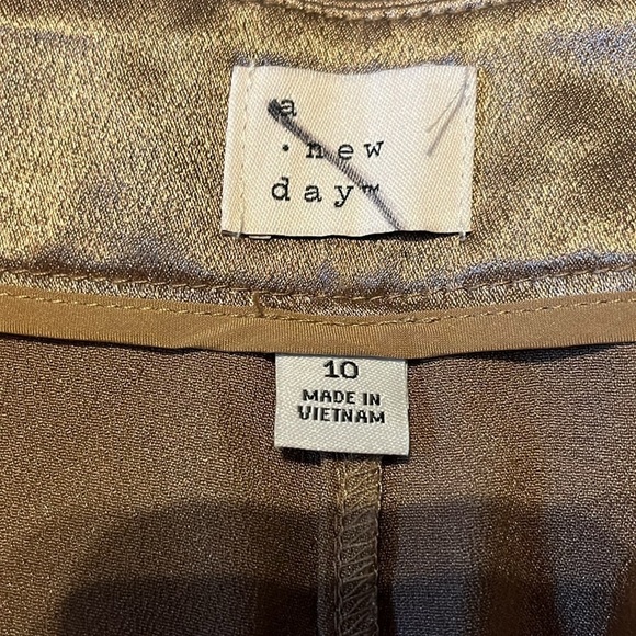 New-a new day-10-gold-high-rise, satin, pleated, wide leg, slouchy, cargo pants. - Picture 10 of 16